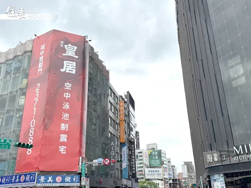 七月房市風向球持續衰退 買氣慘推案成交與來客量持續下滑
