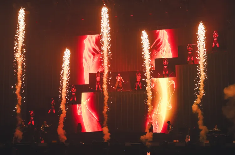 蕭秉治開場登高開唱，炒熱全場。相信音樂提供