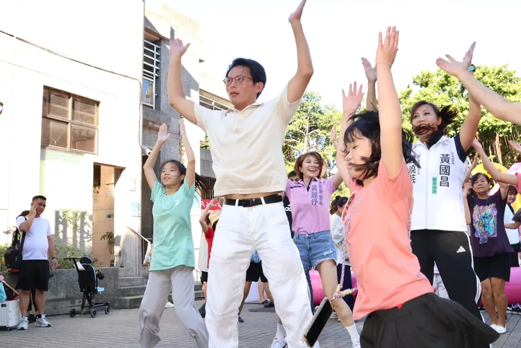 民眾黨主席黃國昌出席三重充氣城堡樂園活動。莊宗達攝