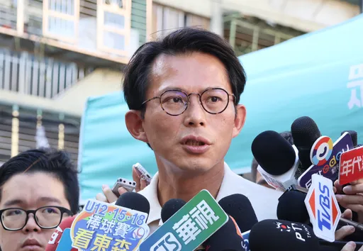 嗆記者「白癡問題」挨轟 黃國昌急滅火:誤會!我罵的是網友