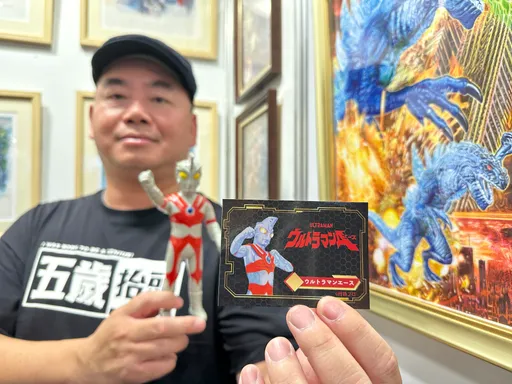獨家|日本熱銷「奧特曼」模型身分卡牌竟出自台灣人! 他神筆遭祕封「鹹蛋超人畫家」