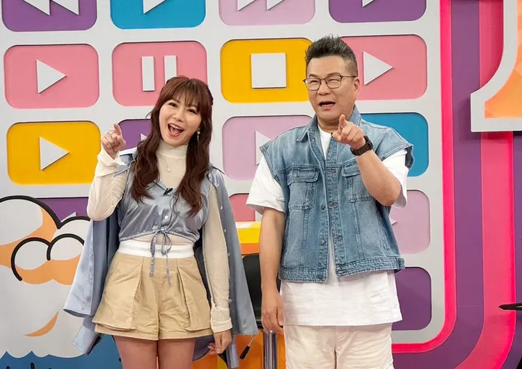 佩甄與沈玉琳一同主持《甄心分享小琳鐺》。緯來提供