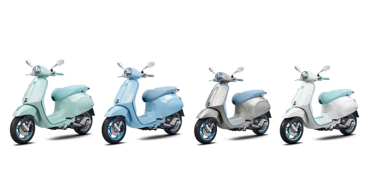 Vespa Primavera S 150 (由左至右)薄荷綠、天空藍、冰曜灰、雪地白。業者提供