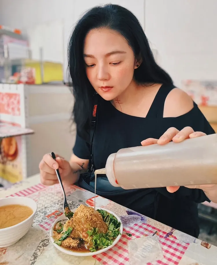 歐陽靖得靠意志力抵抗美食的誘惑。翻攝自歐陽靖IG