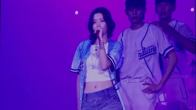 權恩妃露出性感腹肌。讀者提供