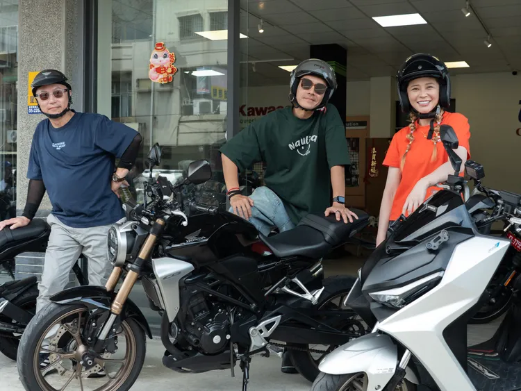 （左起）鄧安寧、王傳一、李燕。品牌提供