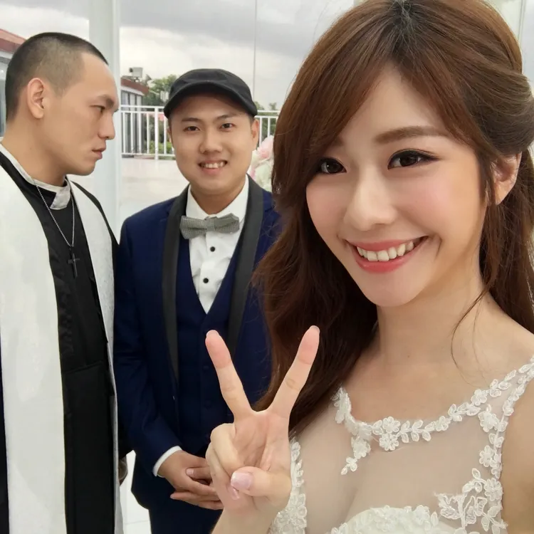 張景嵐（前）和玖壹壹是好朋友。menomeno X 人類圖畫館提供