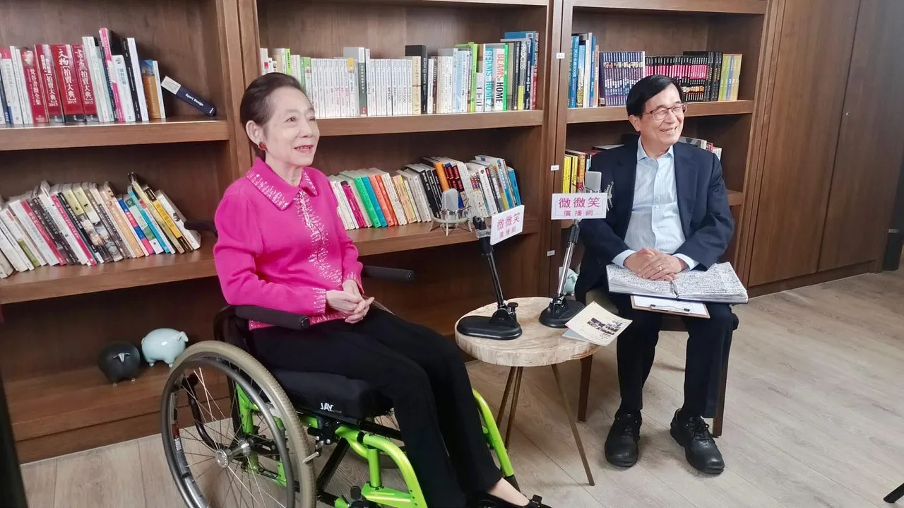 母親節時,陳水扁專訪吳淑珍。取自陳水扁新勇哥物語
