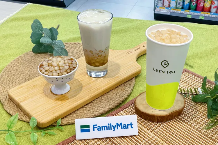 Let’s Tea新品「冬瓜QQ撞奶」新品，以經典冬瓜茶搭配粉角創造咀嚼系口感飲品。全家提供