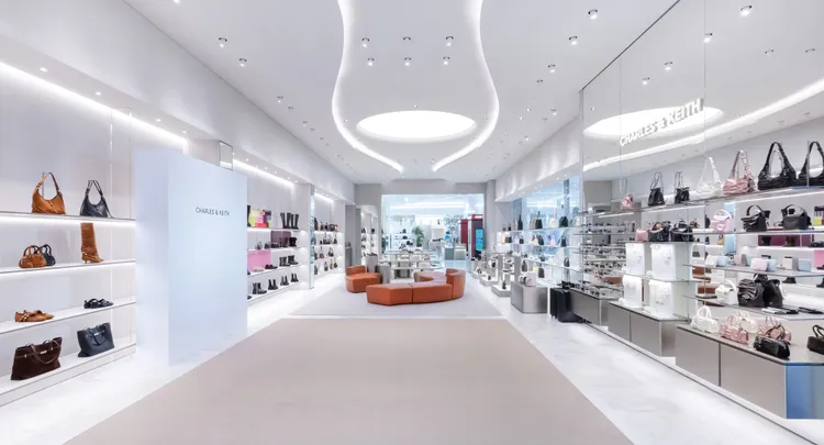 新店設計延續品牌「甜酷未來」的空間理念。品牌提供