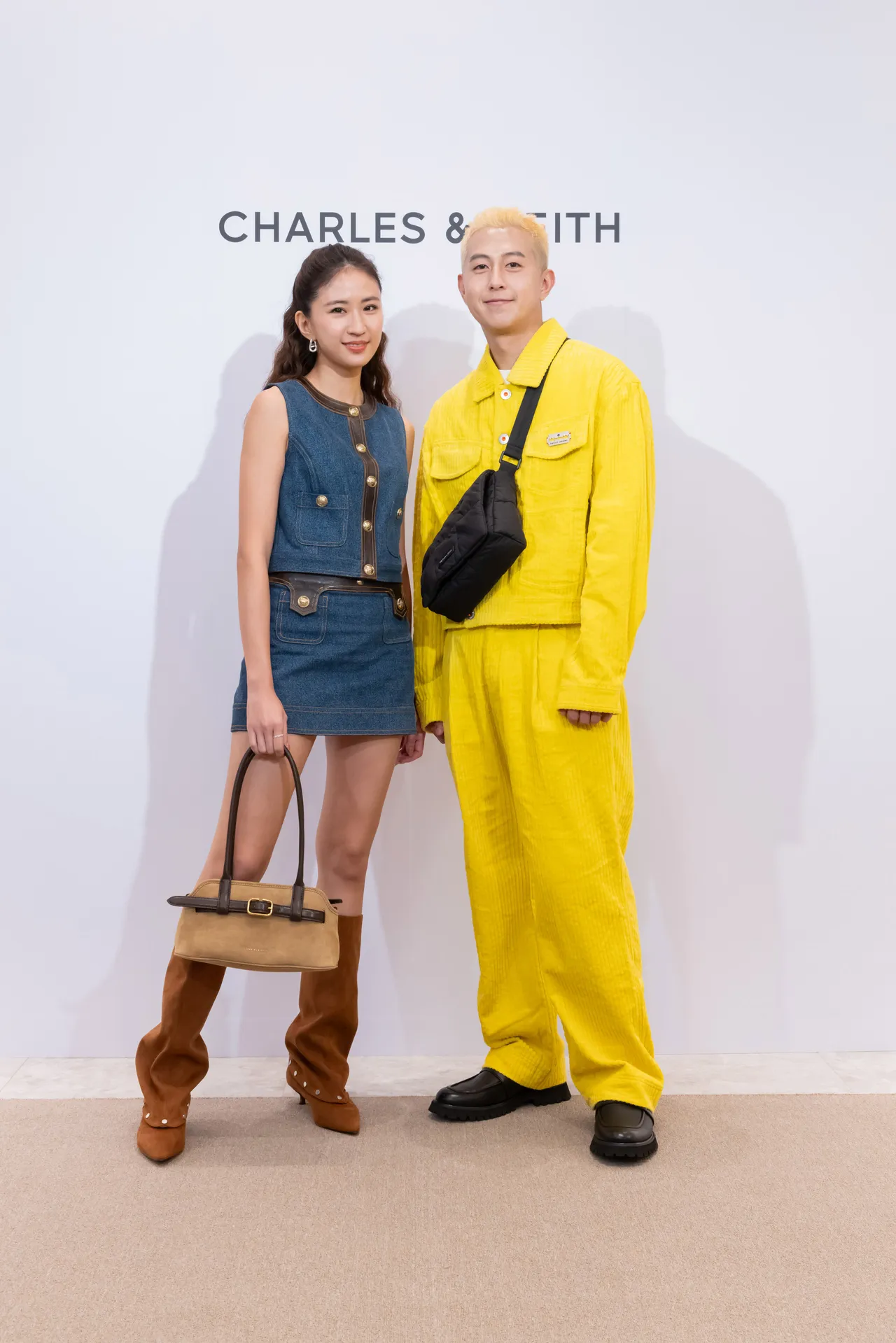 9m88(左)、時裝設計師江奕勳Angus Chiang(右)各自展現服裝設計系的時髦風格。品牌提供