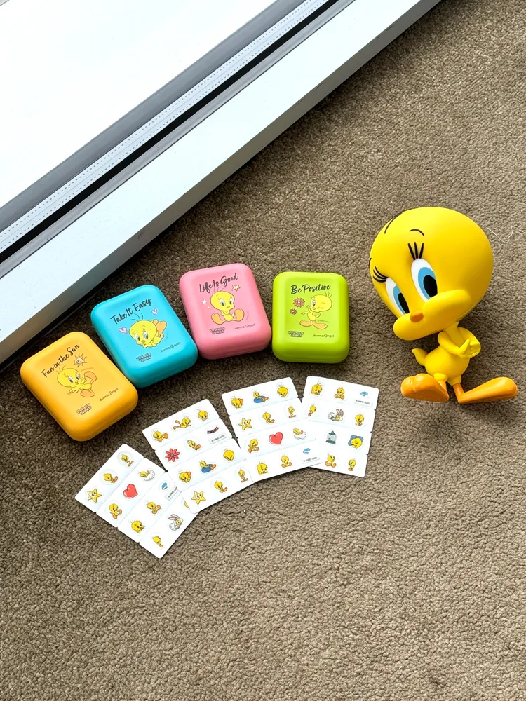 DermaAngel造型痘痘貼Tweety限量組，12入／220元（附鏡盒）。張家玲攝