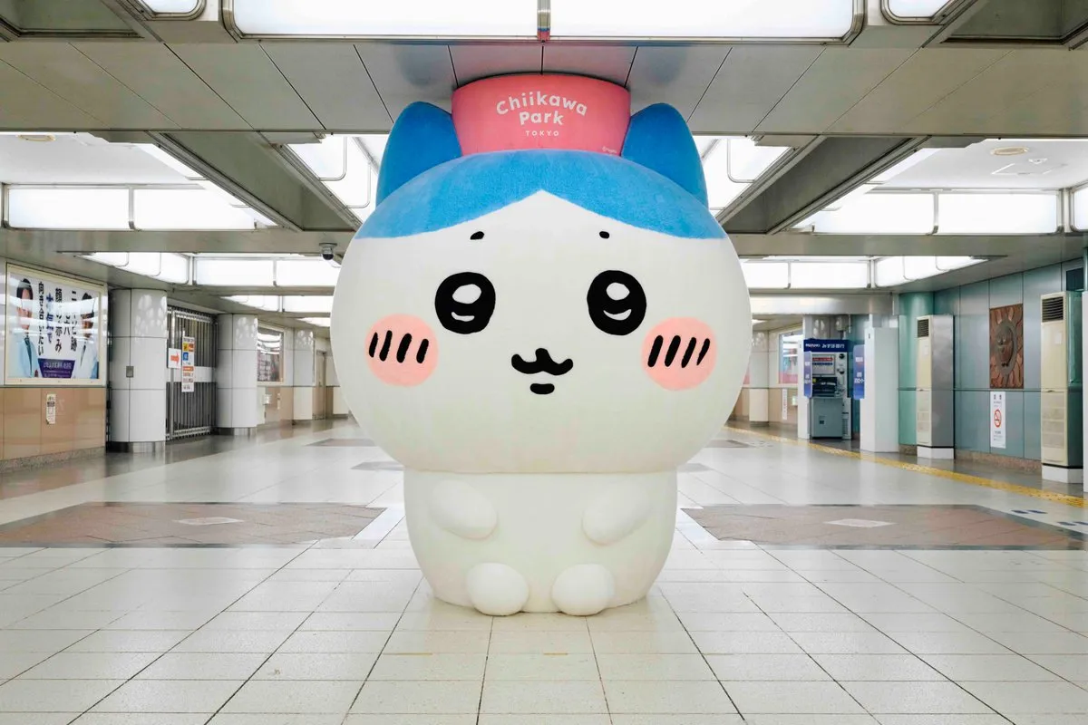 JR池袋站小八猫。翻摄自吉伊卡哇乐园官方X
