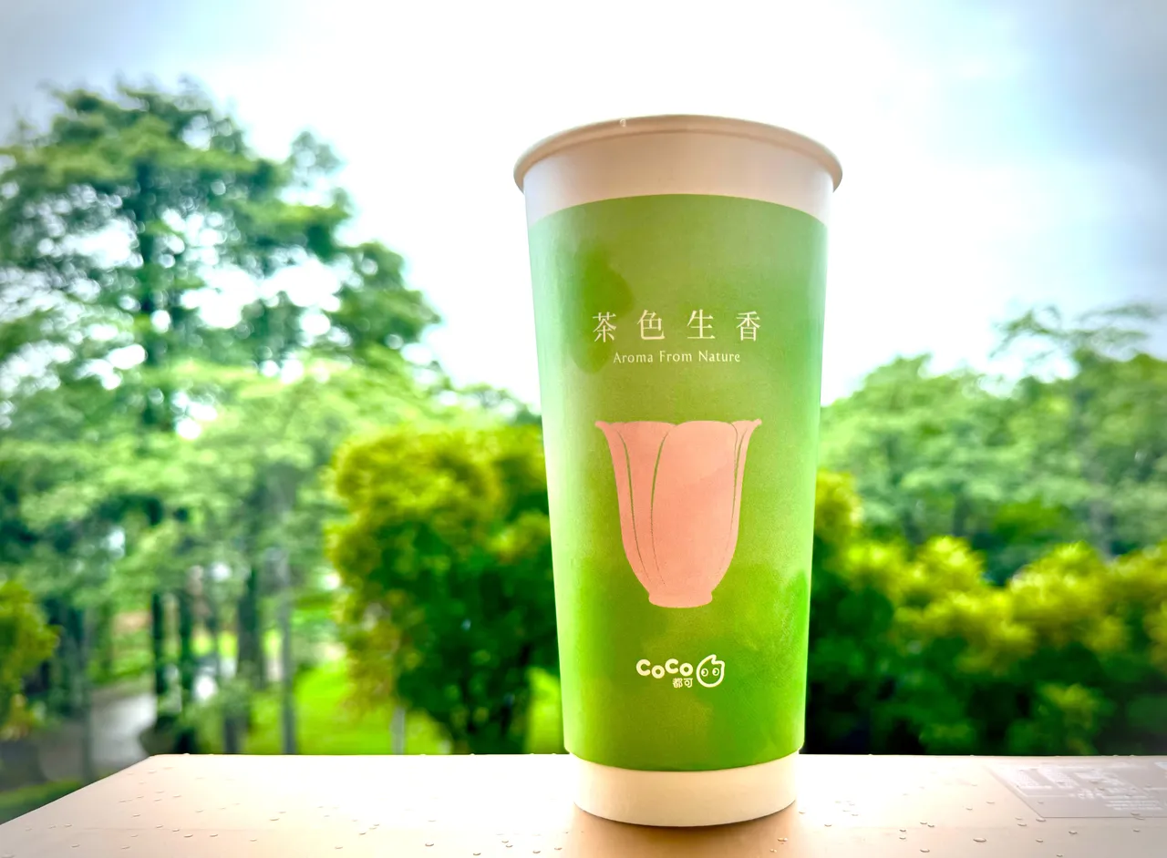 这次买1送1的「28茉粉角轻乳茶」,每杯可喝到28朵茉莉花香。Coco提供