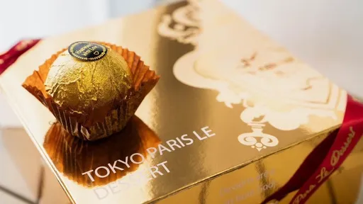 東京巴黎甜點推XL含金量「金莎菠蘿蛋黃酥」 9/10前預購買十送一