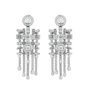 香奈兒頂級珠寶TWEED BRODÉ耳環。品牌提供