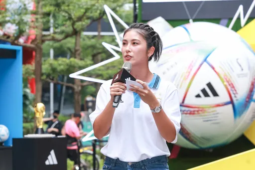 运动部明揭牌!美女体育主播将担任李洋左右手