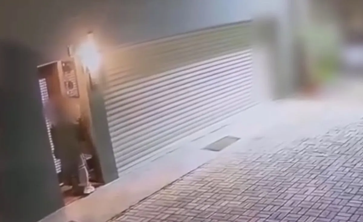 傅女曾到周男住处贴字条。翻摄当事人脸书
