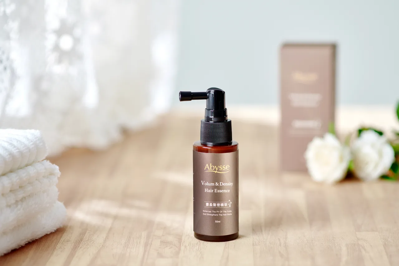 Abysse丰盈发密精华,50ml/1380元。品牌提供