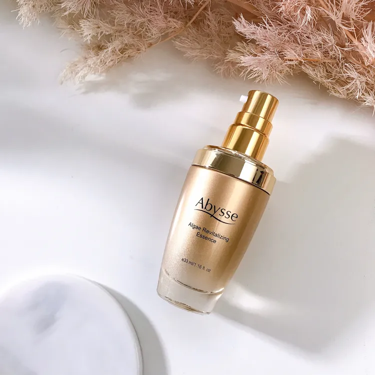 Abysse第三代黃金藻青春煥膚晶露，33ml／3280元。品牌提供 
