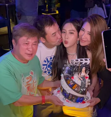 小禎一家人互動很綜藝，生日趴氣氛很歡樂。翻攝小禎IG