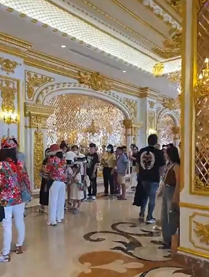 「吊車大王」胡漢龑新竹寶山總部「白宮」開放參觀。翻攝啟德機械起重工程臉書