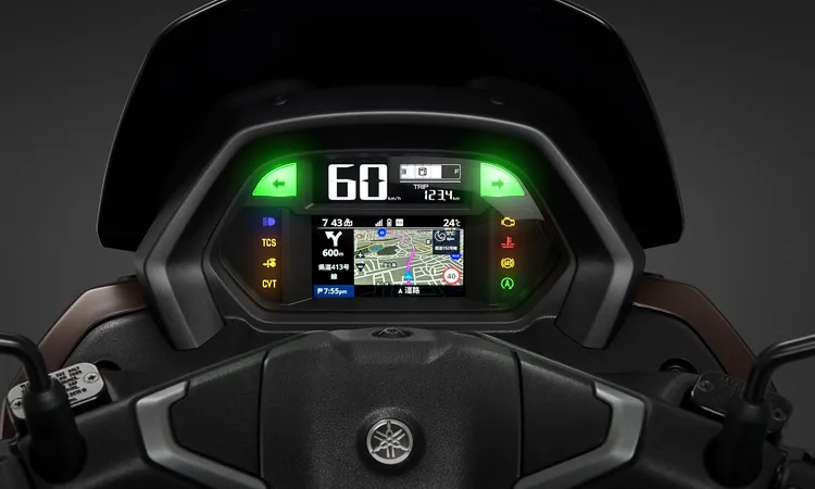 NMAX導入雙儀表設計，包含4.2吋全彩TFT與LCD儀表。原廠照片