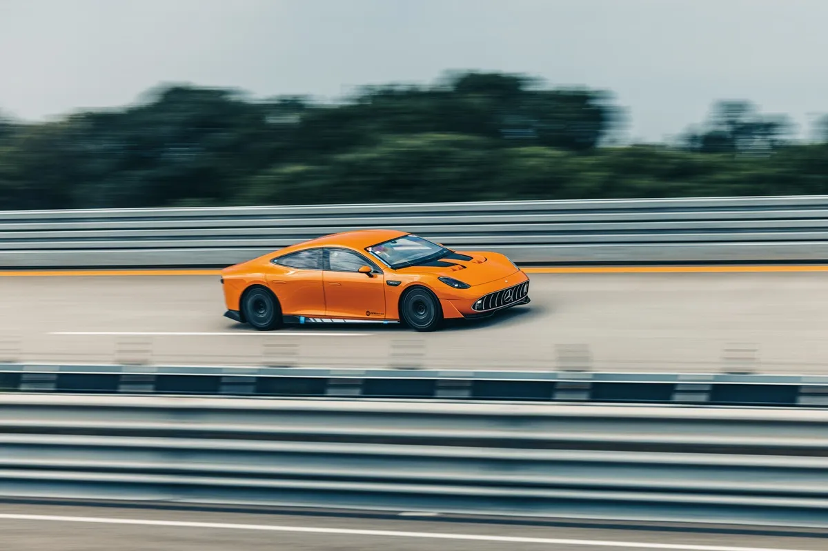 Mercedes-AMG GT XX 概念车在不到八天的时间内完成环绕地球赤道一周的壮举,不仅展现技术创新的无限潜力,也再次验证米其林优异性能直至最后一里的承诺。业者提供