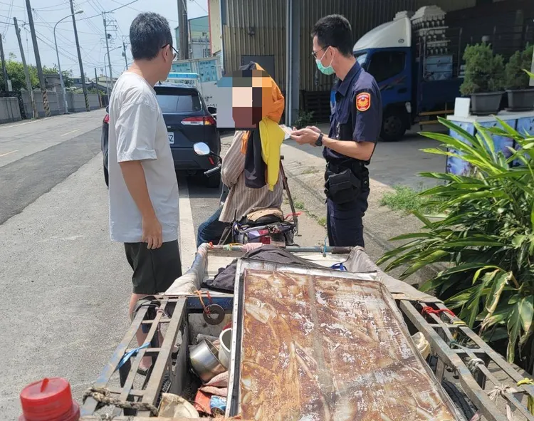 竊嫌車牌遭附掛拖車遮蔽，無法查出身分。翻攝畫面