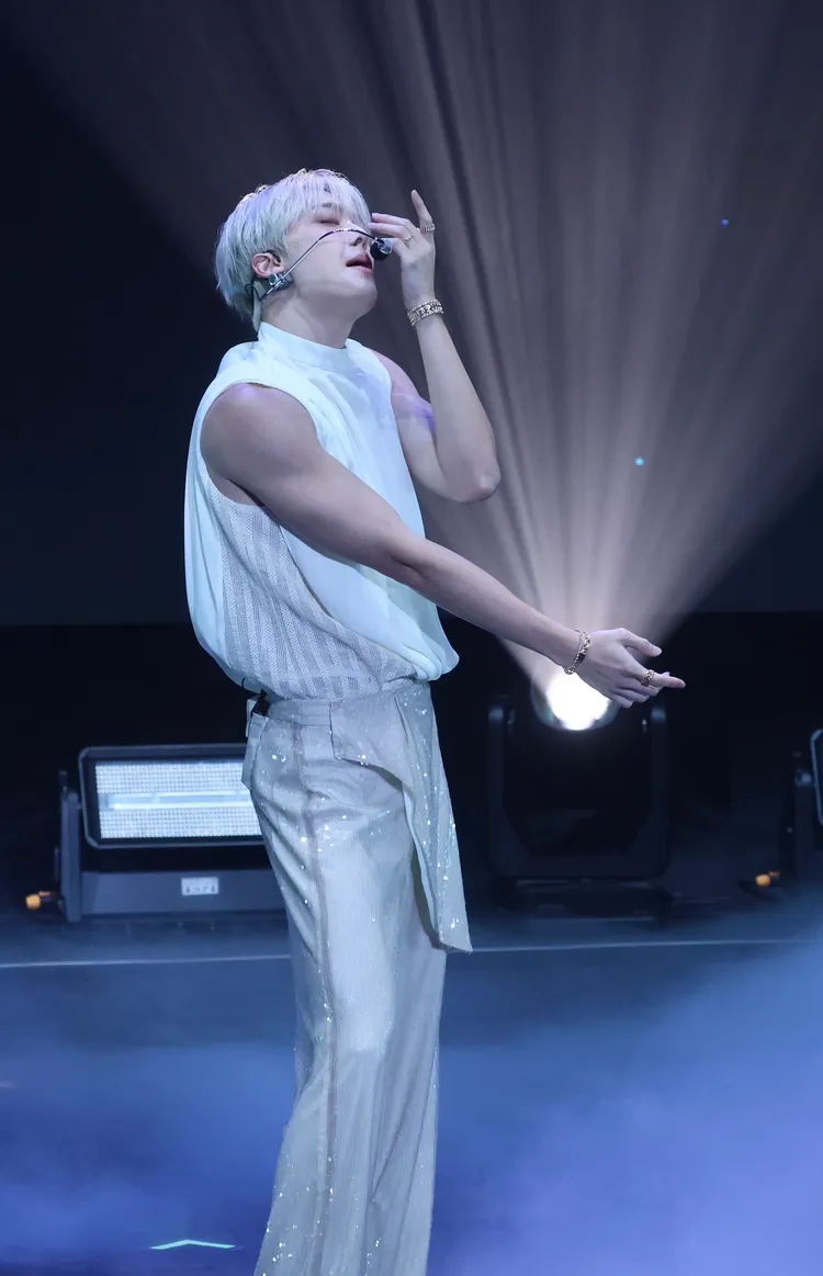 尹產賀唱完《Bad Mosquito》，逗趣說「吸粉絲的血」。莊宗達攝