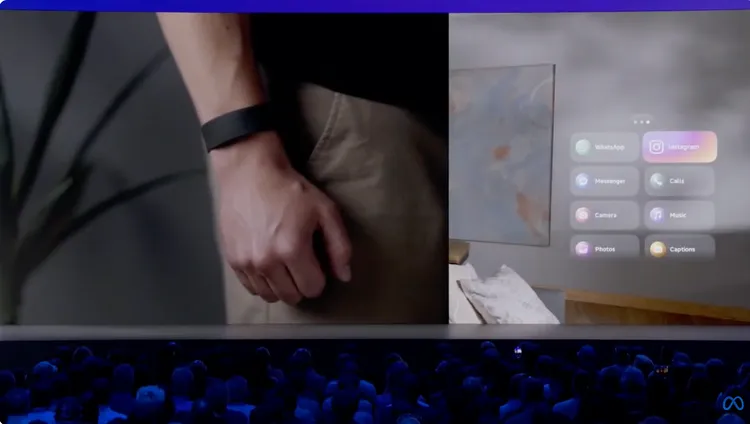 透過神經控制環，使用者僅需進行手指的輕微動作就能操作螢幕上的選項。Meta