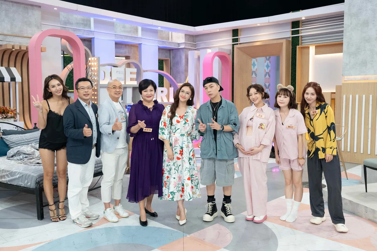 《小姐不熙娣》大公开艺人睡姿。东森综合台提供