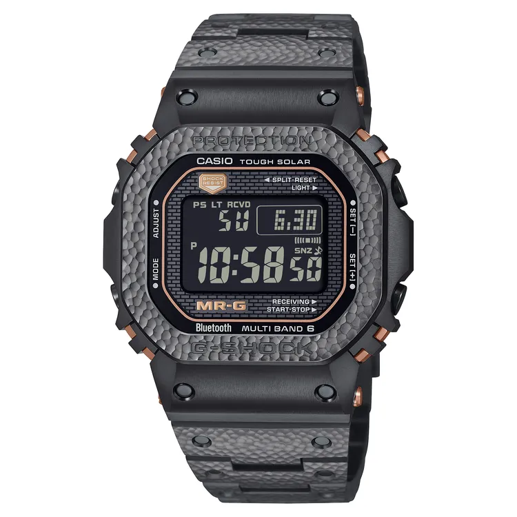 G-SHOCK MRG-B5000HT腕錶，20萬元。品牌提供