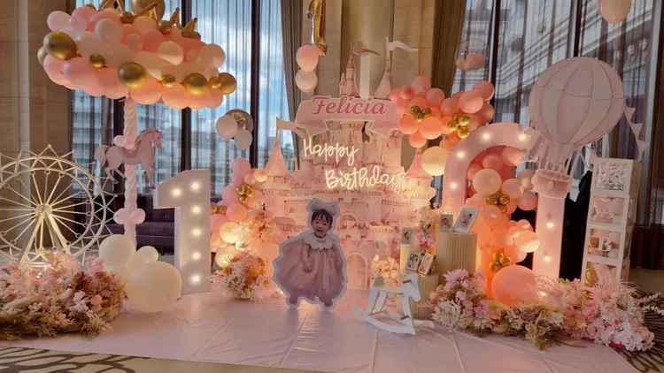 小女兒歐小妹慶生趴以粉色為主色調，充滿童趣。翻攝陳美鳳臉書