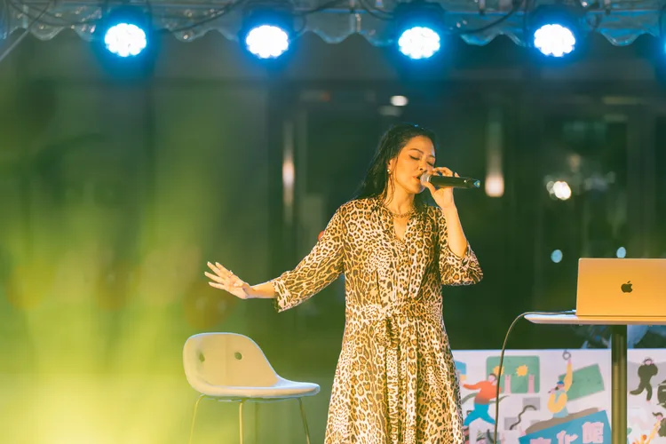 姑慕‧巴紹帶來專輯《Qrasun 格拉孫》的中文歌曲《Angela》。北流提供