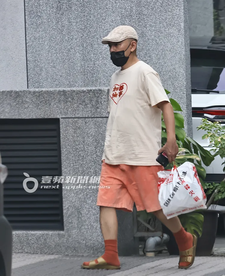 黃子佼不回以往一家三口住的豪宅，獨自走進「私人空間」。特勤中心攝