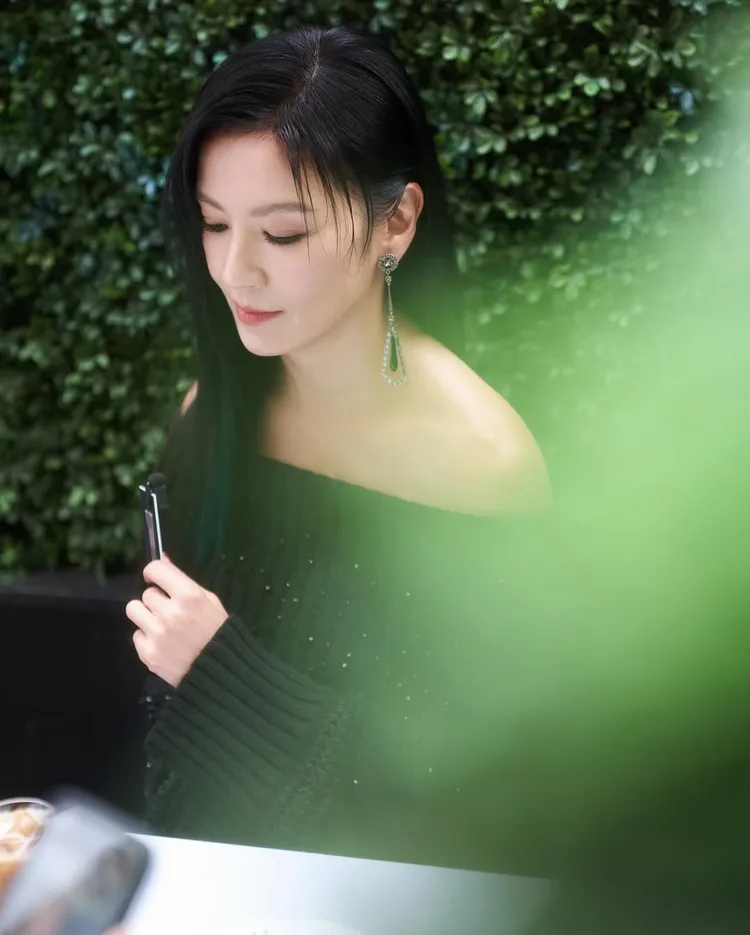 林熙蕾自帶高雅氣質。翻攝林熙蕾IG