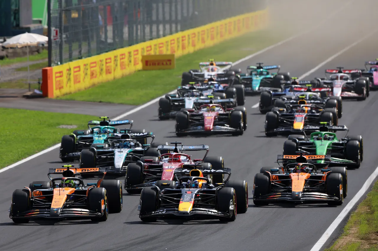 Max Verstappen起跑防守滴水不漏,全程领跑展现完美攻防。Red Bull提供