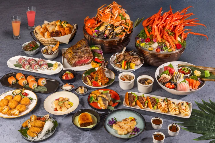 期間凡於週六入住含餐專案，即可於週日免費享用價值1580元的海陸早午餐。礁溪長榮鳳凰酒店提供