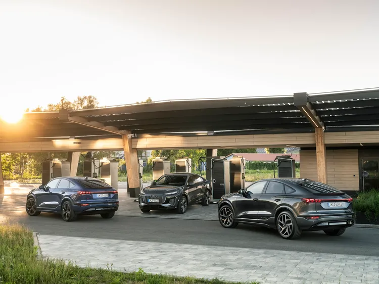 Q6 Sportback e-tron車系皆採用最新PPE平台與800V架構，支援最高270kW快充。業者提供