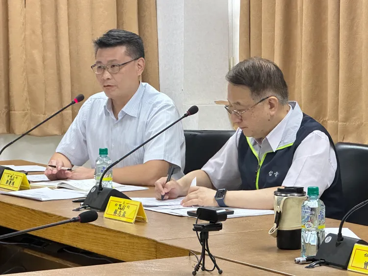 台電董事長曾文生今天記者會親上火線說明。翻攝照片