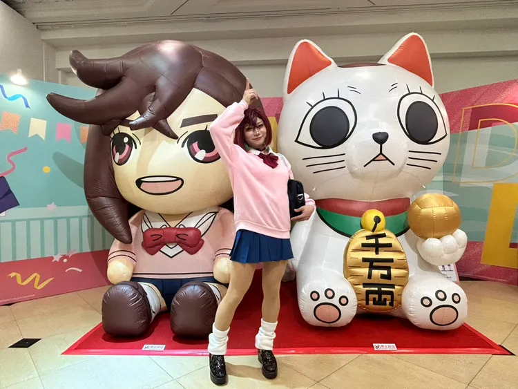 現場還設置三座高達2.5米的巨型氣偶，成為快閃店最吸睛的拍照亮點。中友提供