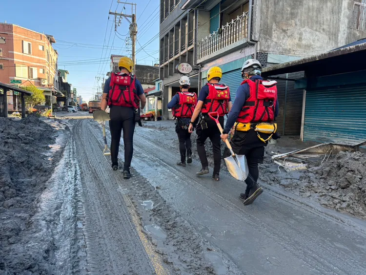 高雄特搜投入光復鄉失聯搜尋。高雄市消防局提供