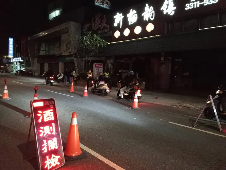 桃園市警察局交大將協同各警分局，於10月1日起執行「取締酒駕大執法」勤務，希望藉由強力精準執法作為，降低酒駕事故，提升交通安全。警方提供