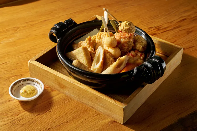 台北美福大飯店的晴山日本料理，推出「夏祭屋台」美食，關東煮專區推出多種美味，限定上桌。業者提供