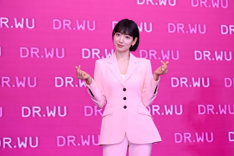 朴信惠今日在台灣出席DR.WU代言活動。彭欣偉攝