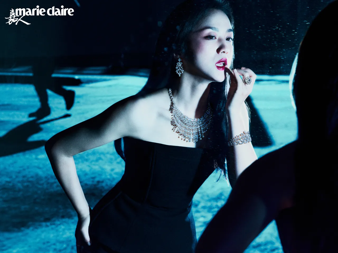 汤唯配戴De Beers珠宝拍摄杂志。翻摄《嘉人 Marie Claire》
