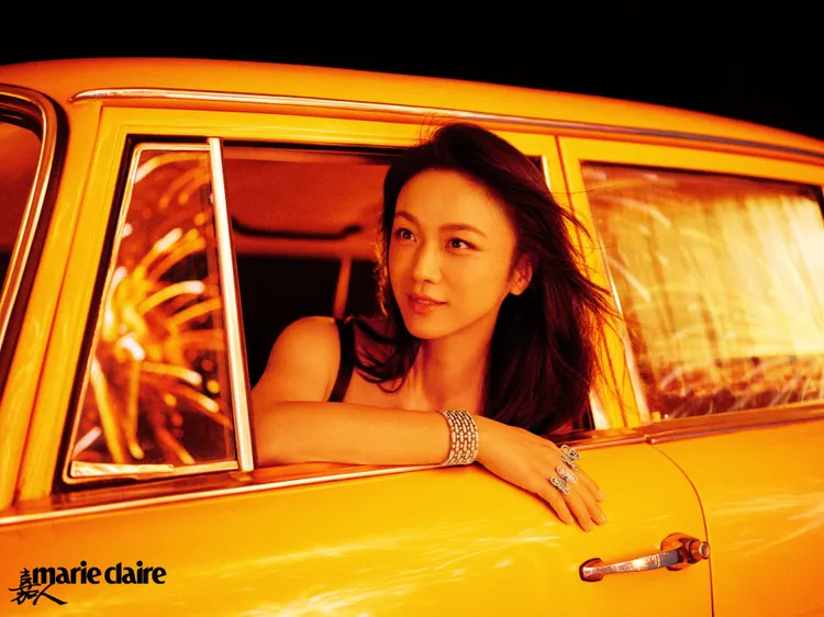 湯唯配戴De Beers珠寶拍攝雜誌。翻攝《嘉人 Marie Claire》
