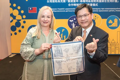抵達波蘭!林佳龍:攜手國際支持烏克蘭弱勢兒童計畫