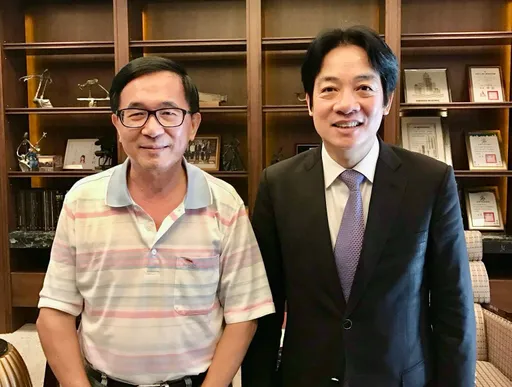 賴清德探病吳淑珍 與陳水扁合影曝!網疑:總統怪怪的